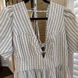 BooHoo White & Tan Striped Tiered Dress (NWT!)